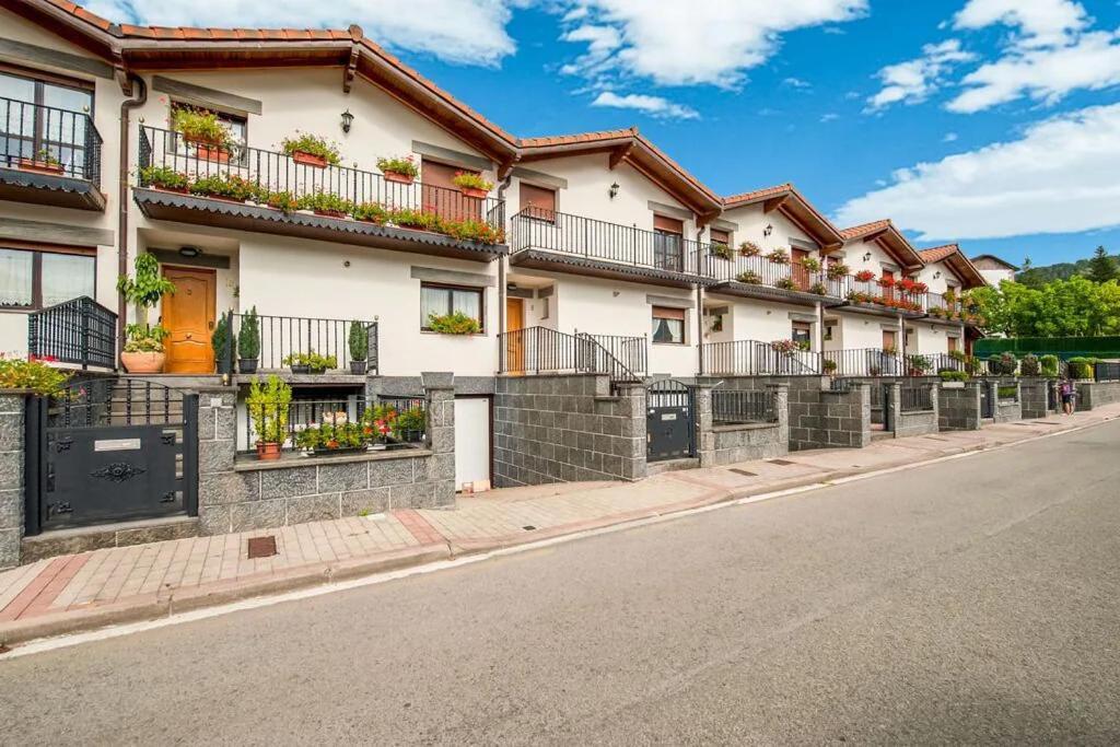 Magnifica Casa Con Jardin, Bbq E Hidromasaje Villa Leitza  Eksteriør bilde
